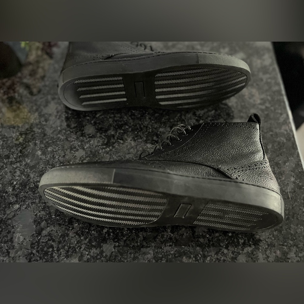 Uri Minkoff Black Leather Men's Lace Up Boots‎ Size 9M NWOT - Picture 6 of 9